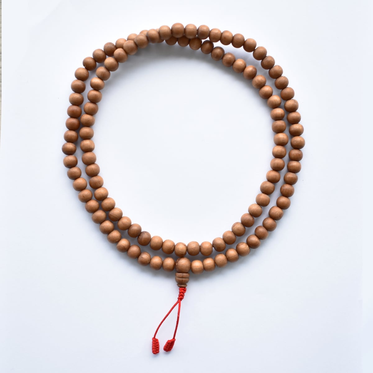 Mala Halskette Sandelholz mit roter Schnur 108 Perlen 8 mm – Bild 3